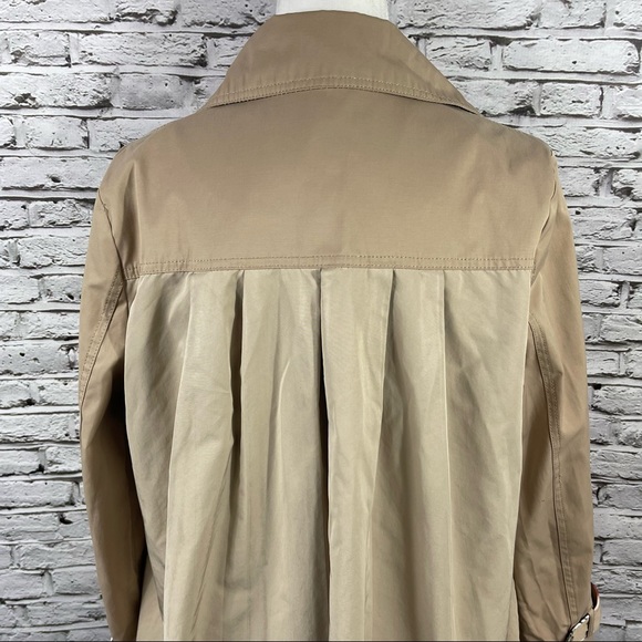 GUESS Rain Coat 🧥 - Picture 11 of 12